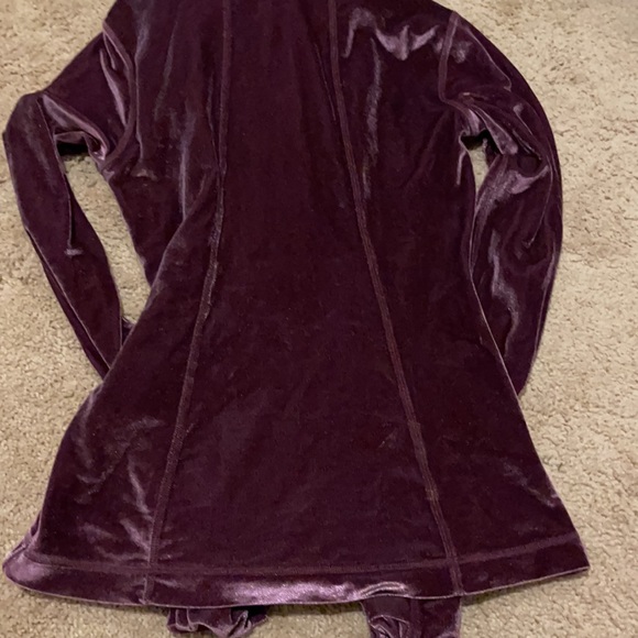 Lululemon garnet define hooded jacket *velvet,sold out* - Picture 6 of 8